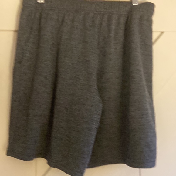 Old navy grey athletic shorts - Picture 2 of 2